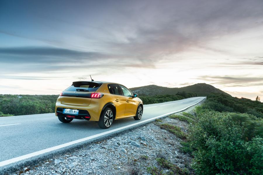  Peugeot 208 GT-Line 2019 года  (WW) (фото 50 из 56)